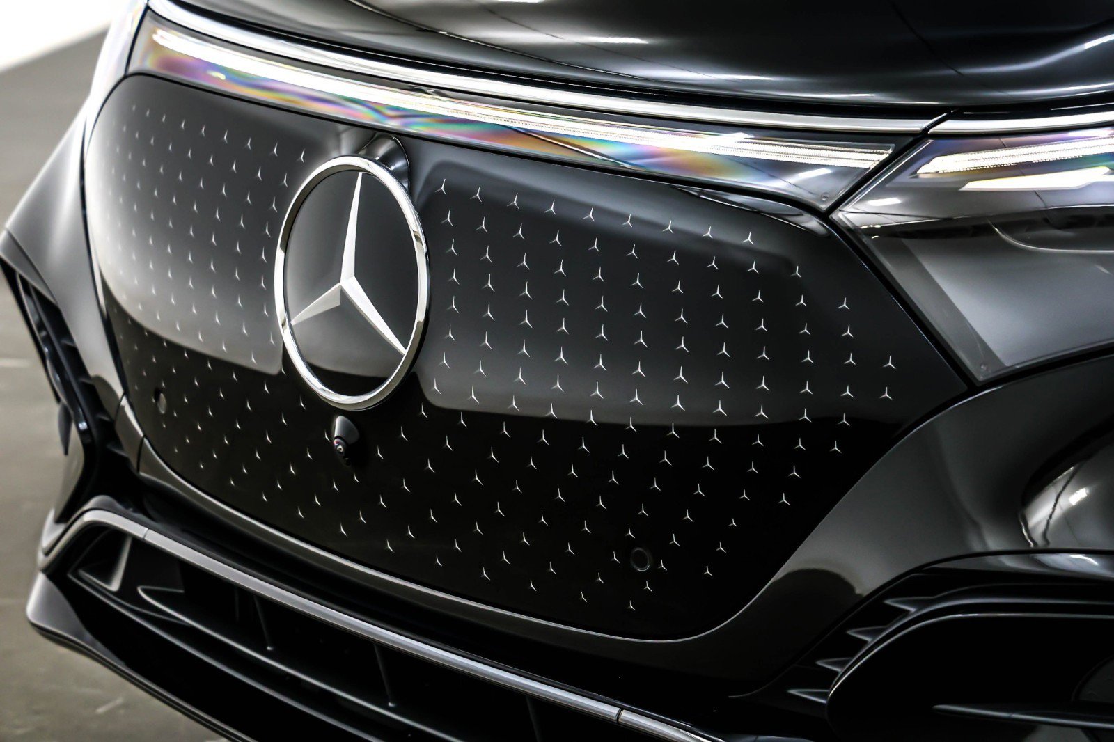 New 2026 Mercedes-Benz EQS 550 4MATIC SUV image 12