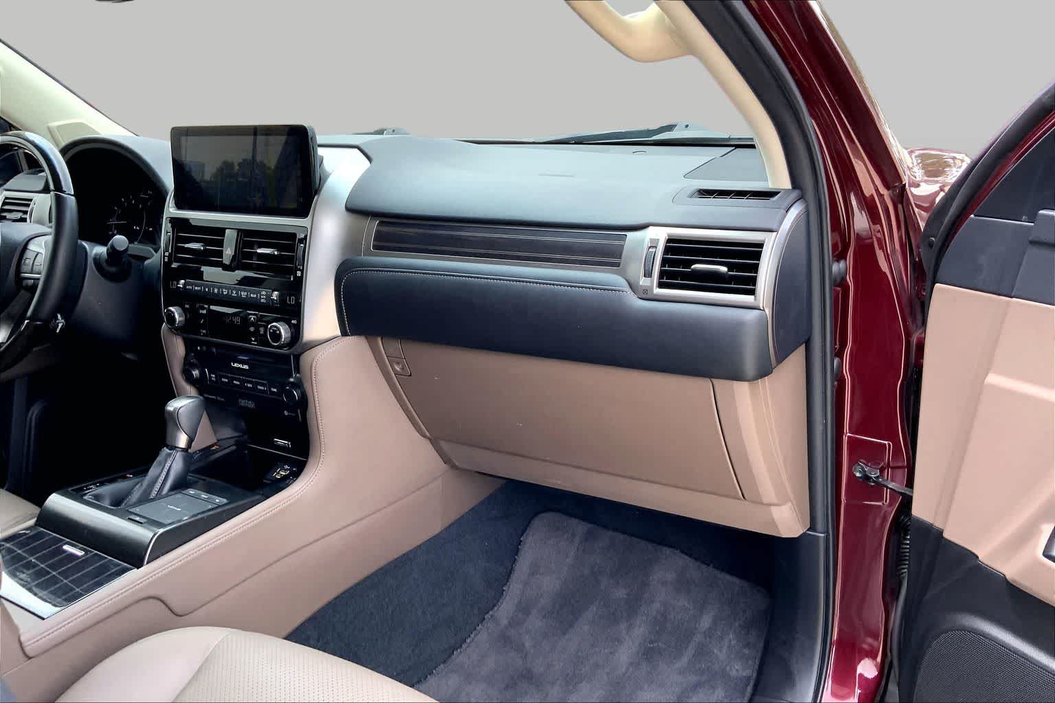 Used 2022 Lexus GX 460 Luxury w/ Sport Design Package AWD/4WD image 19