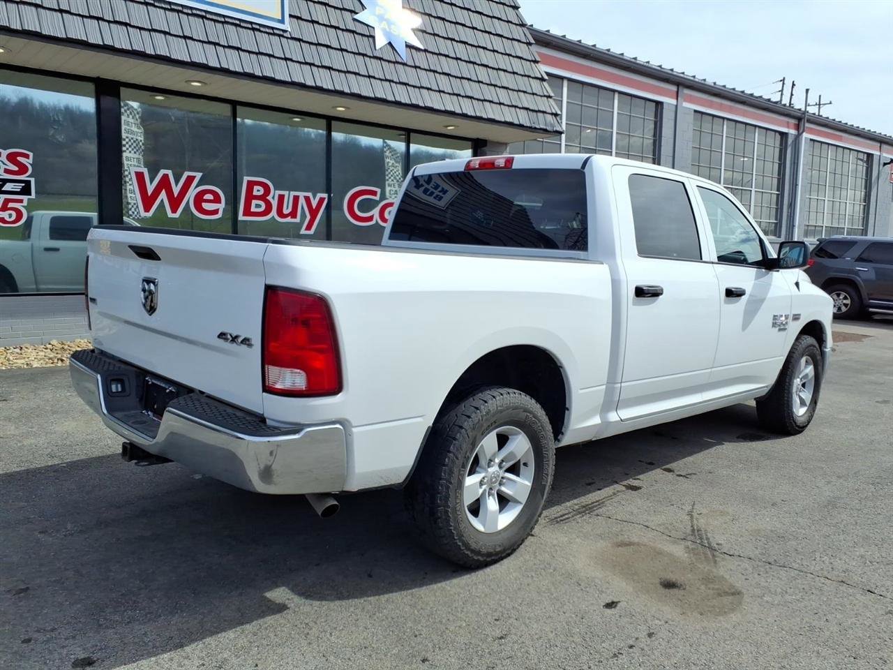 Used 2022 RAM 1500 Classic SLT w/ Protection Group AWD/4WD image 2