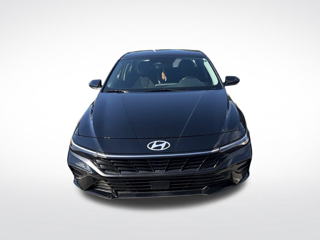 Used 2024 Hyundai Elantra SEL w/ Convenience Package FWD image 2