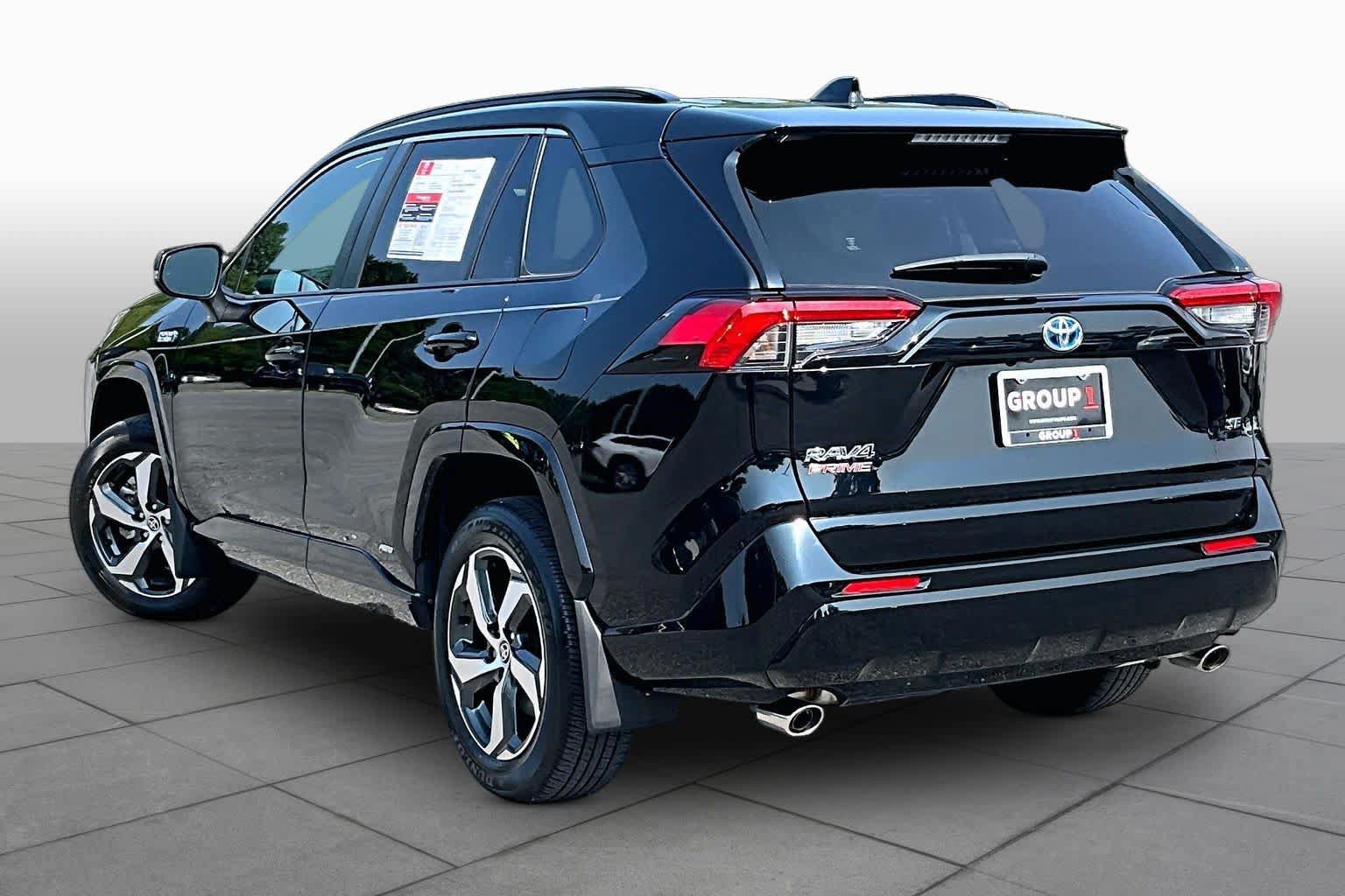 Used 2023 Toyota RAV4 SE w/ Weather & Moonroof Package AWD/4WD image 12