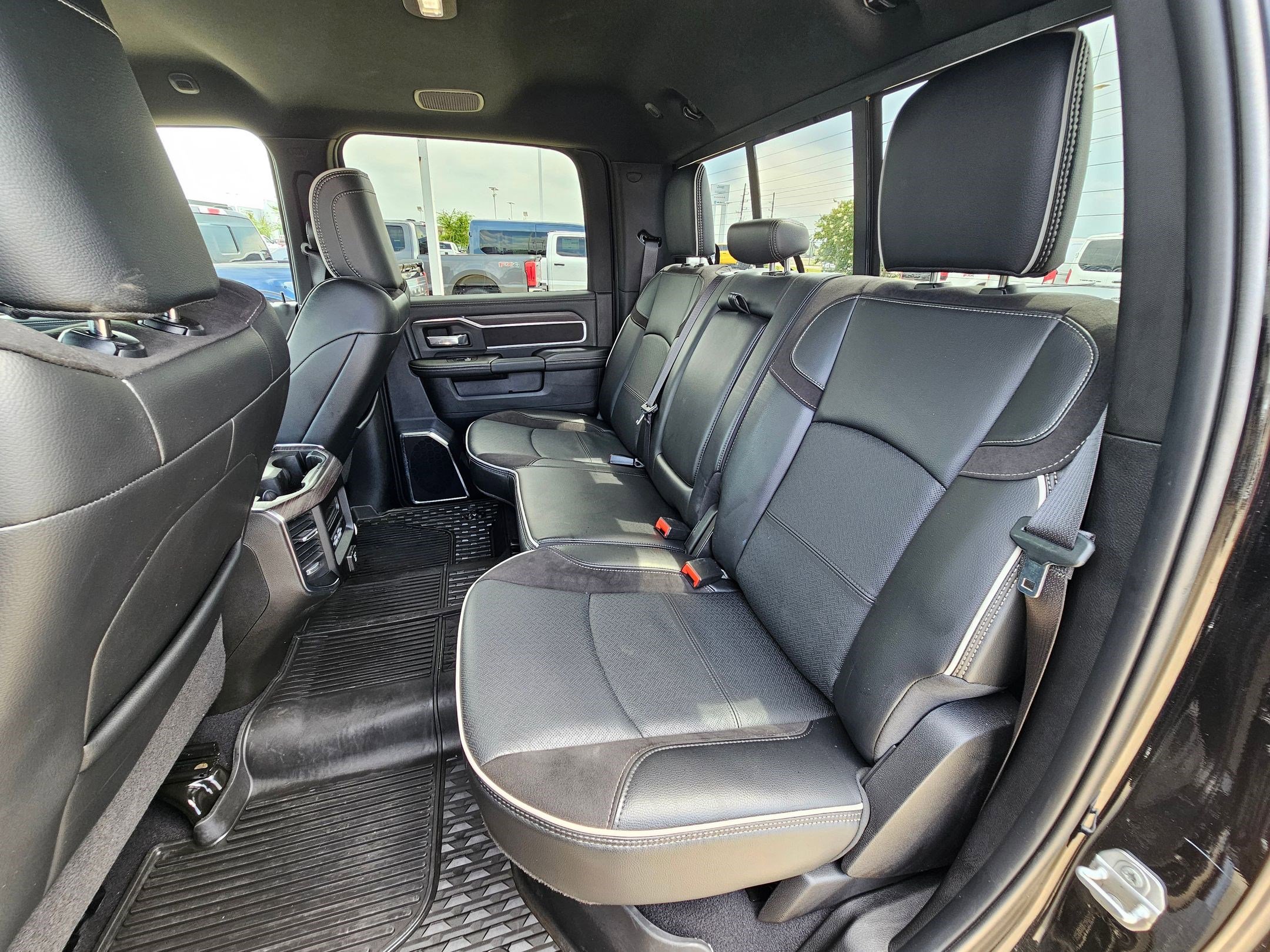 Used 2025 RAM 2500 Laramie AWD/4WD image 29