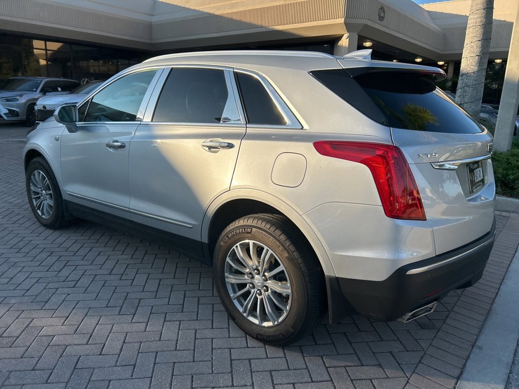 Used 2017 Cadillac XT5 Luxury w/ Driver Awareness Package image 6