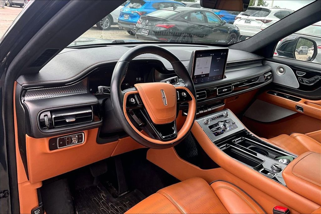 Used 2023 Lincoln Aviator Black Label w/ Dynamic Handling Package image 16