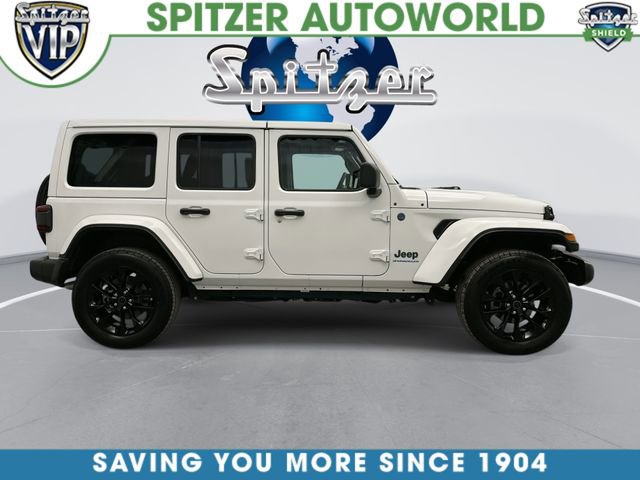 Used 2025 Jeep Wrangler Unlimited Sahara w/ Safety Group AWD/4WD image 12