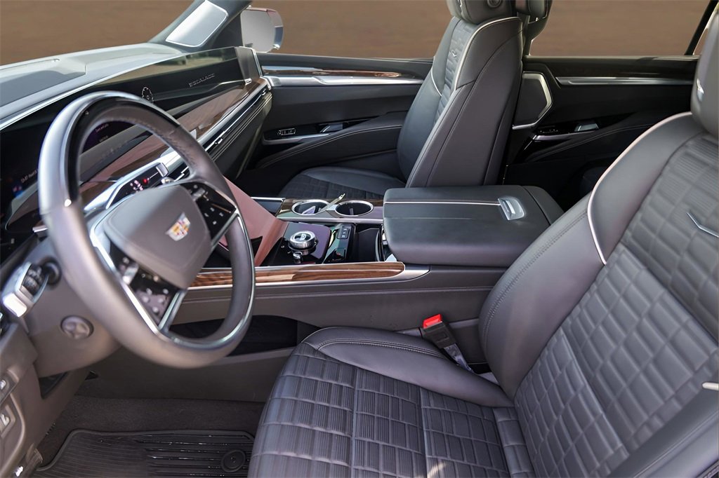 Certified 2025 Cadillac Escalade Sport Platinum image 9