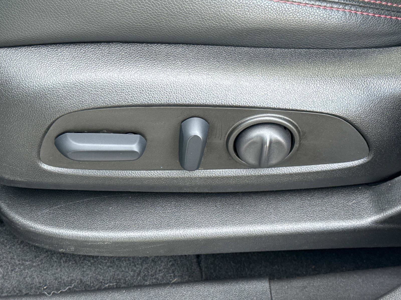 Used 2023 Chevrolet Equinox RS w/ RS Leather Package image 16