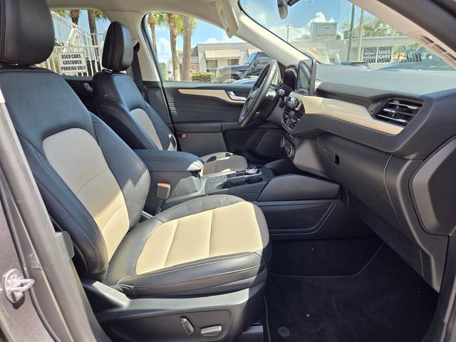 Used 2021 Ford Escape Titanium w/ Titanium Elite Package image 20