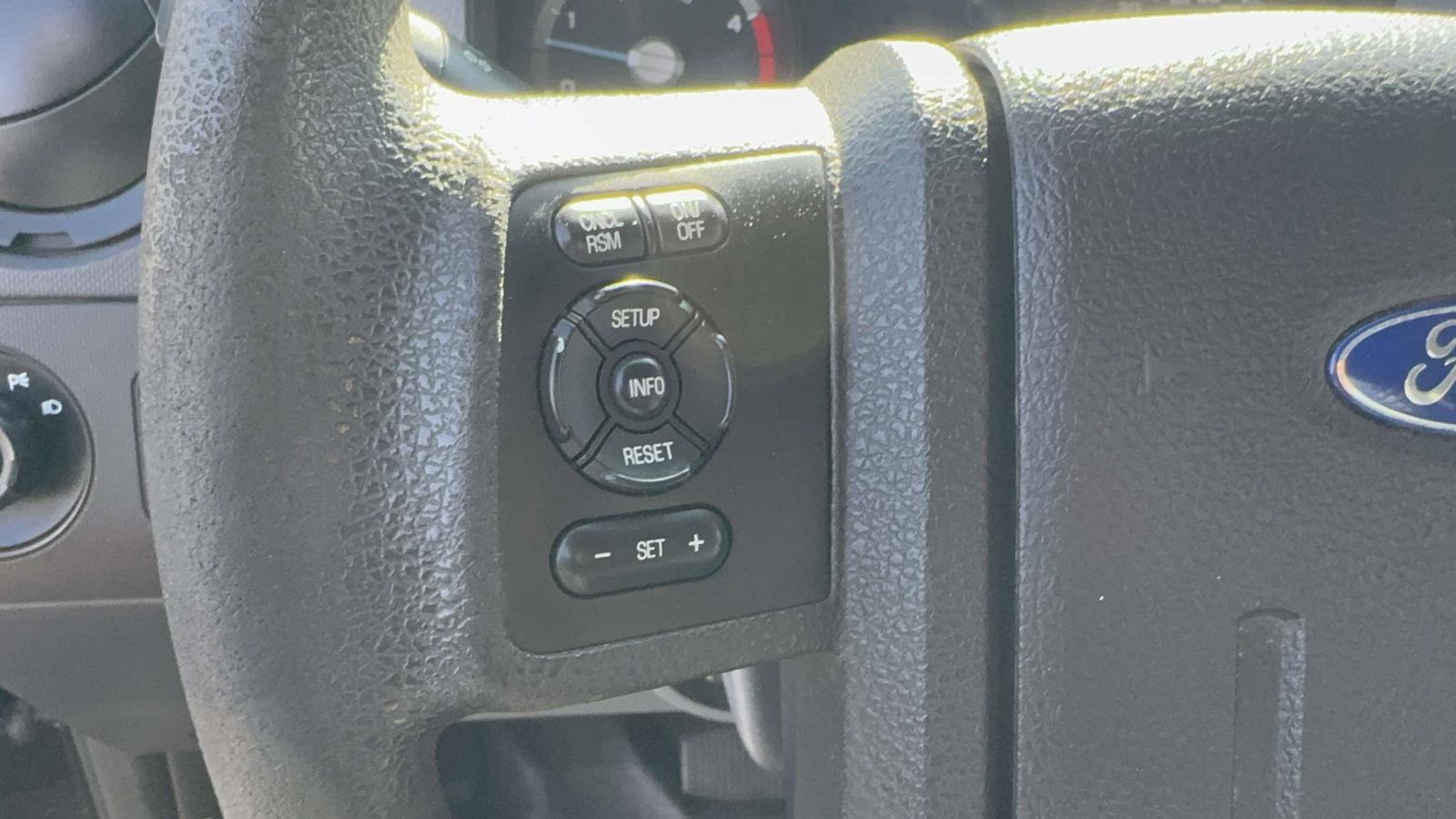 Used 2015 Ford F550 2WD Regular Cab Super Duty image 32