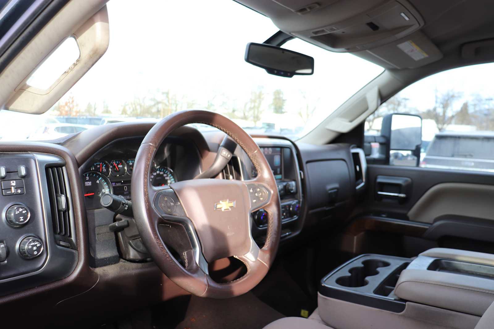 Used 2015 Chevrolet Silverado 2500 LT w/ LT Convenience Package image 10