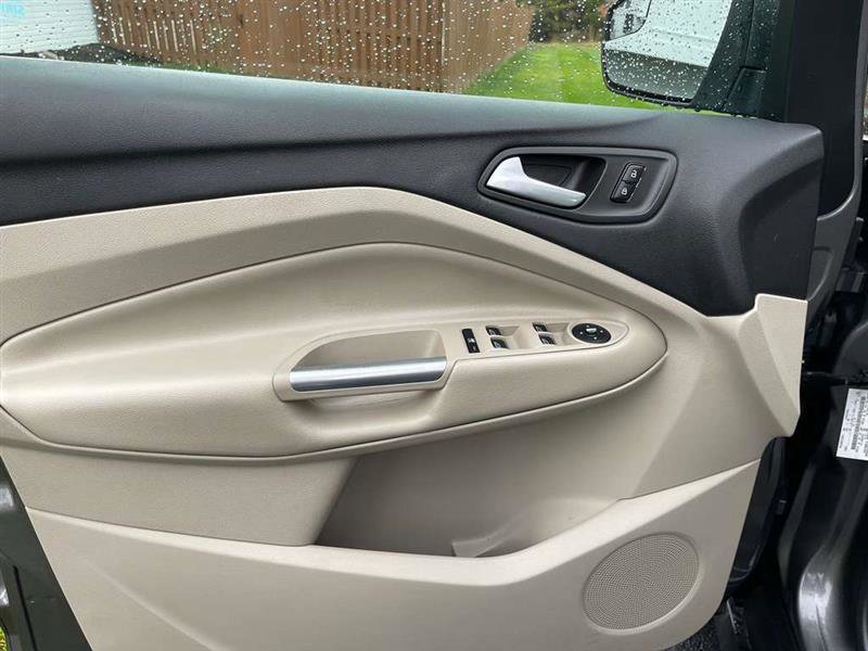 Used 2013 Ford C-MAX SEL image 36