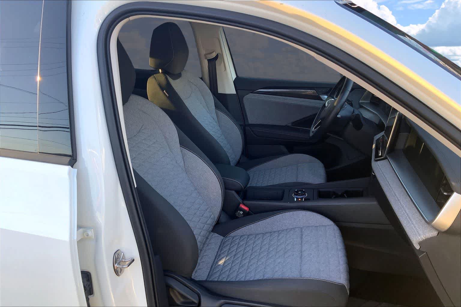 Used 2025 Volkswagen Tiguan S FWD image 13
