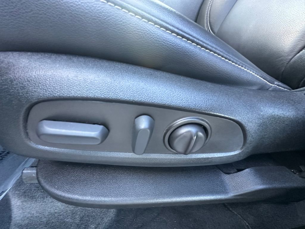 Used 2023 Chevrolet Traverse LT image 10