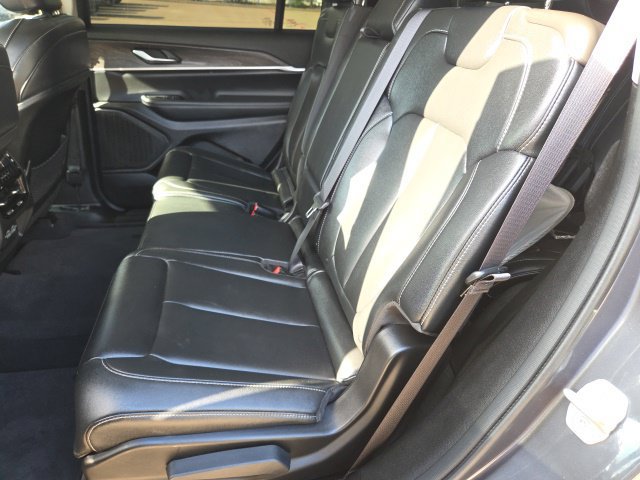 Used 2024 Jeep Grand Cherokee L Limited AWD/4WD image 6