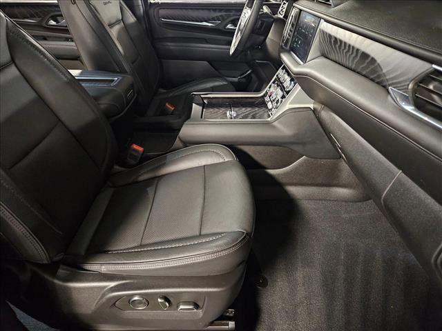 Used 2023 GMC Yukon XL Denali AWD/4WD image 21