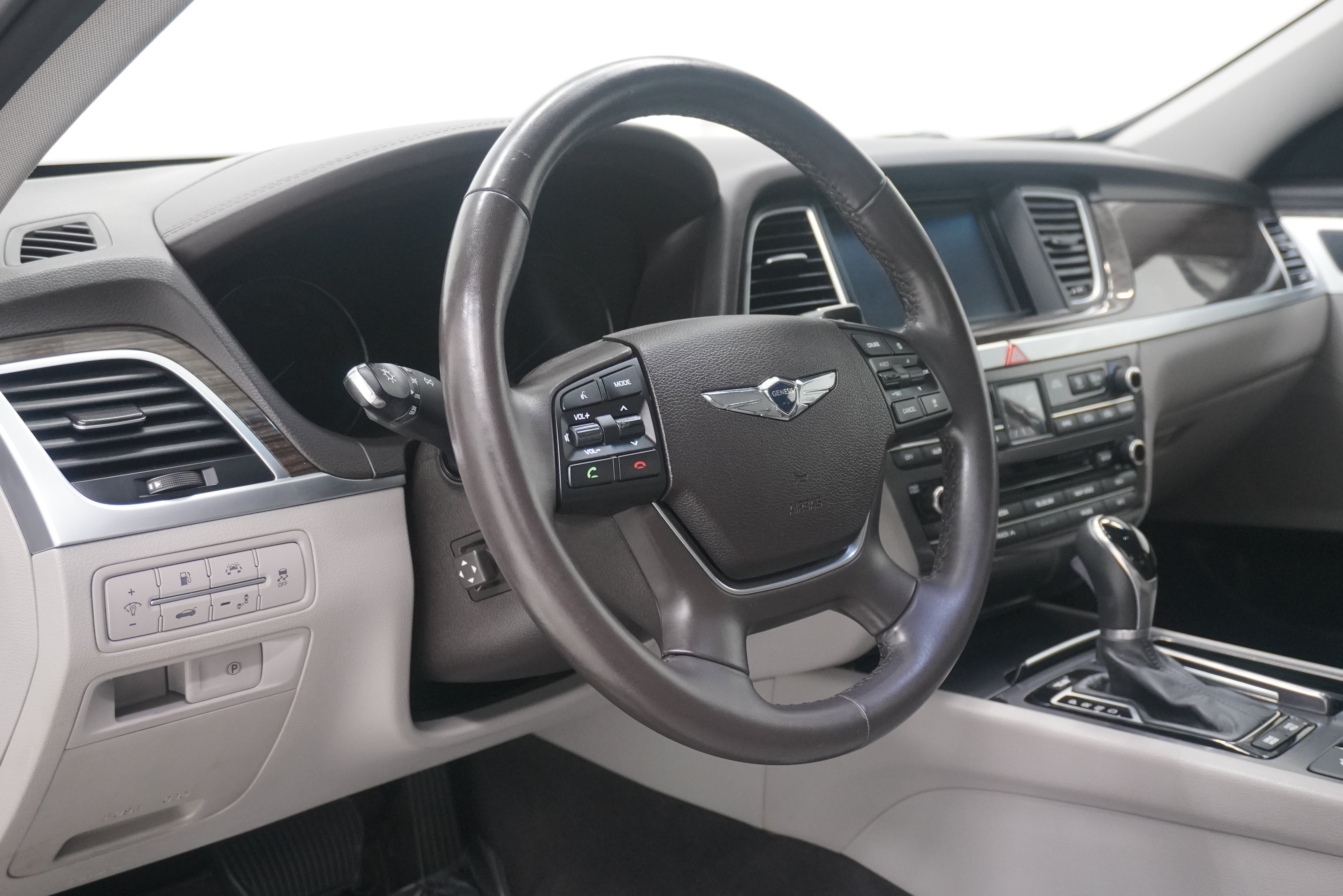 Used 2017 Genesis G80 3.8 RWD image 10