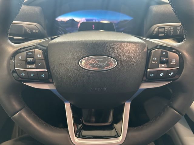 Used 2025 Ford Explorer Platinum w/ Ultimate Package AWD/4WD image 18