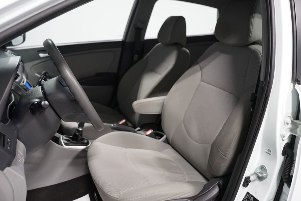 Used 2013 Hyundai Accent GS image 19