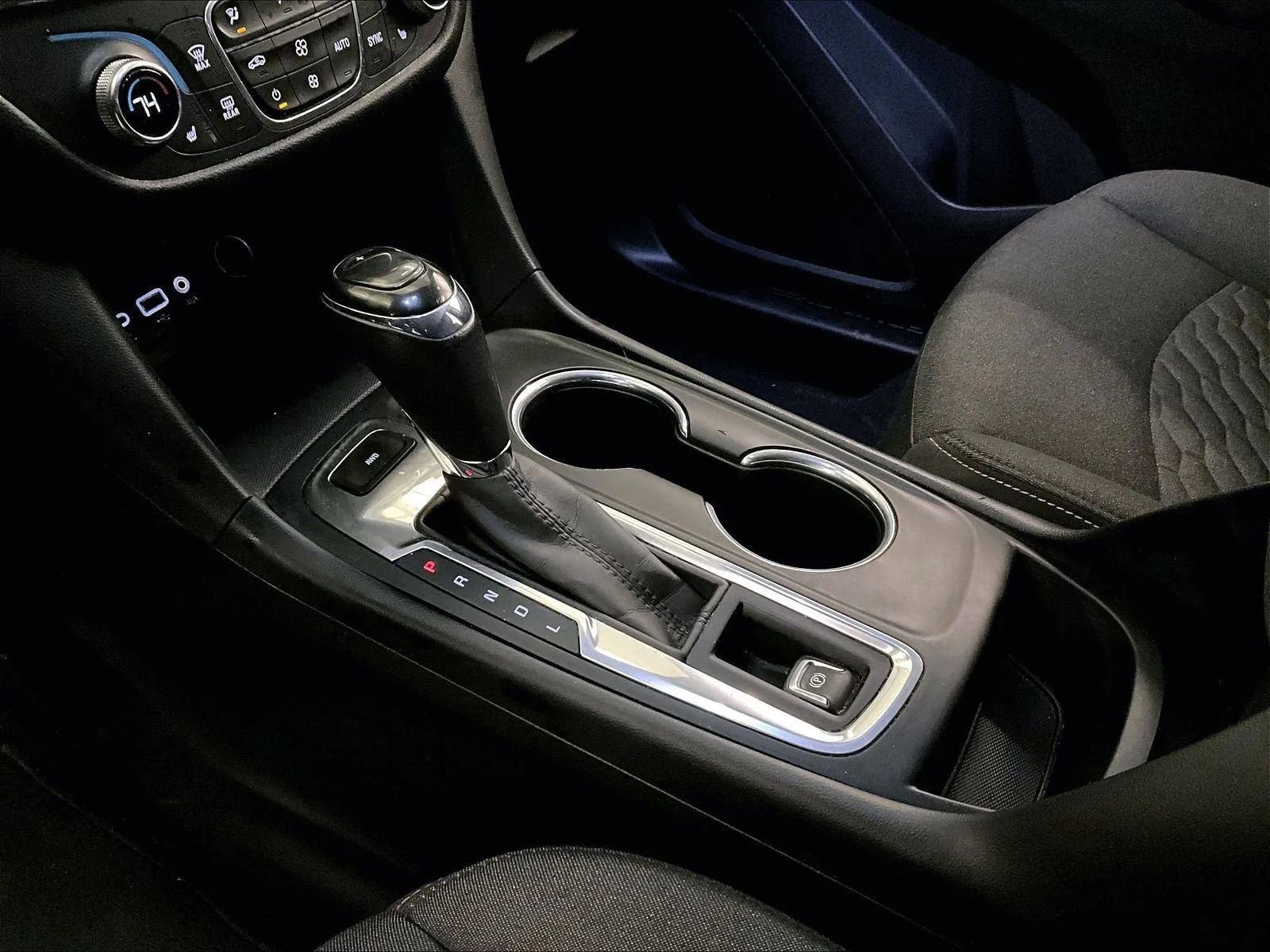 Used 2019 Chevrolet Equinox LT image 16