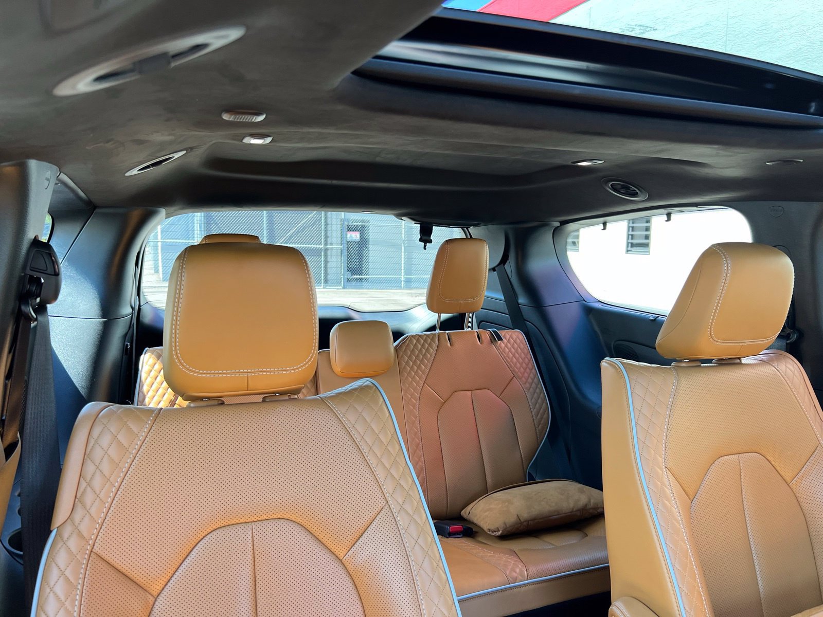 Used 2023 Chrysler Pacifica Pinnacle FWD image 83