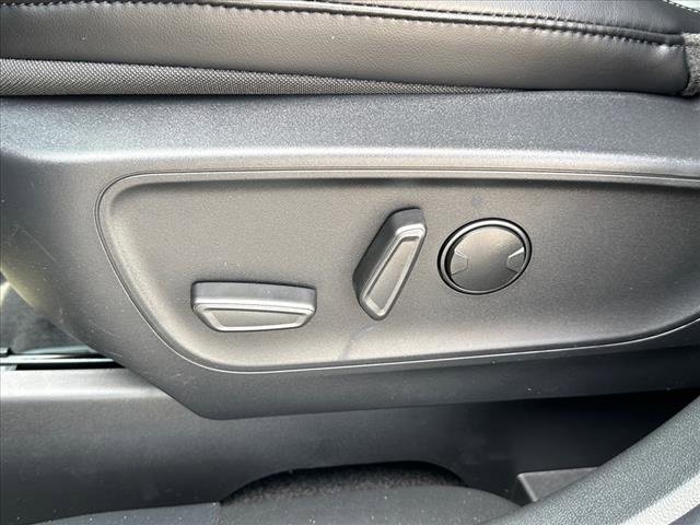 Used 2024 Ford Escape SE image 12