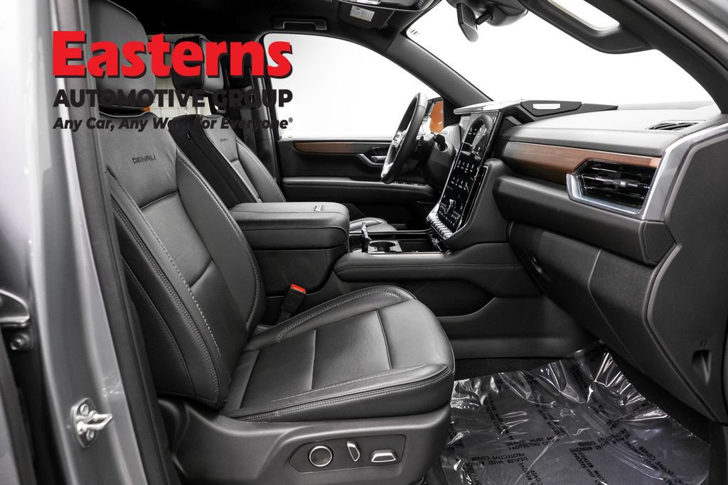 Used 2025 GMC Yukon Denali AWD/4WD image 27