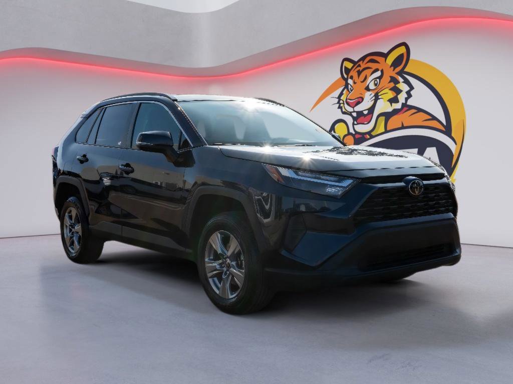 Used 2024 Toyota RAV4 XLE image 3