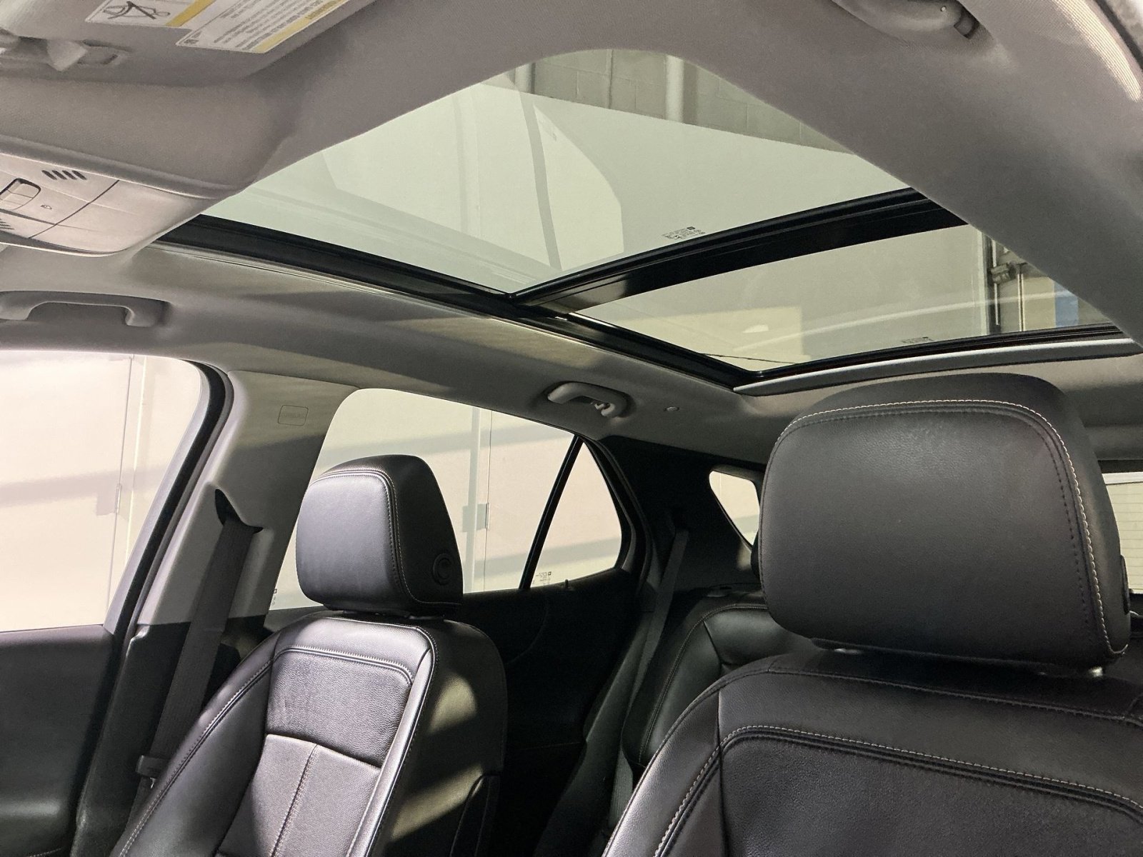 Used 2022 Chevrolet Equinox Premier image 31