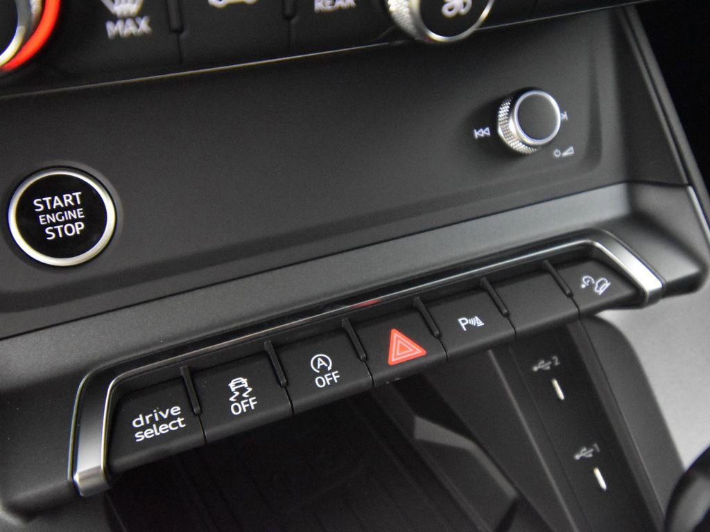 New 2025 Audi Q3 2.0T Premium image 29