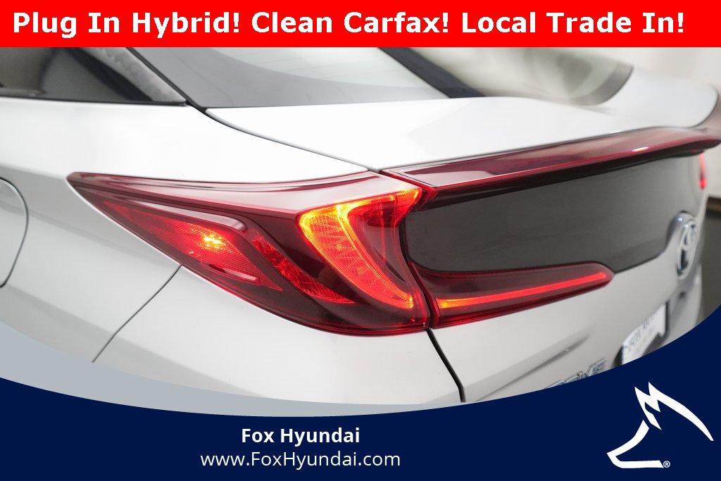 Used 2017 Toyota Prius Prime Premium image 30