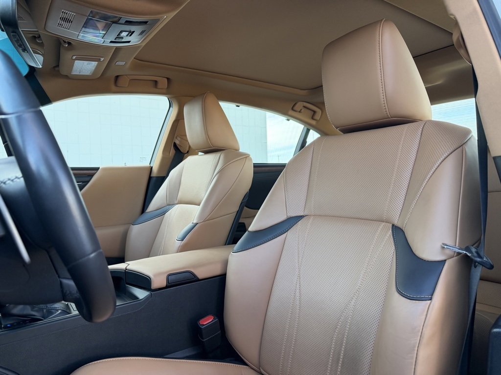 Used 2023 Lexus ES 350 Ultra Luxury image 5