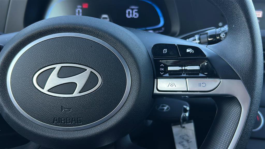 Certified 2025 Hyundai Elantra SE image 25