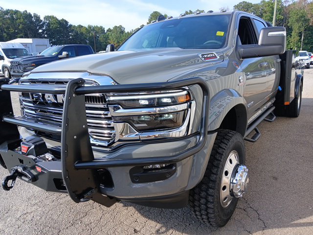 New 2026 RAM 4500 4x4 Crew Cab DRW w/ Laramie Trim Package image 13