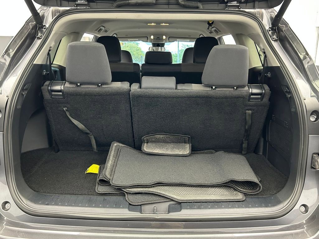 Used 2024 Toyota Highlander LE image 61