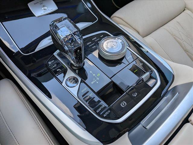 Used 2022 BMW ALPINA XB7 AWD/4WD image 16