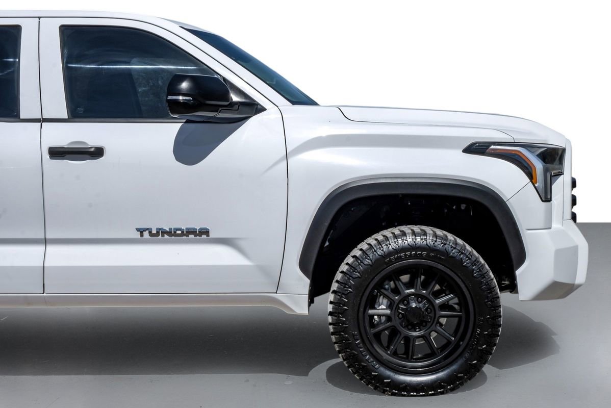 Used 2022 Toyota Tundra SR5 w/ SR5 Convenience Package image 8