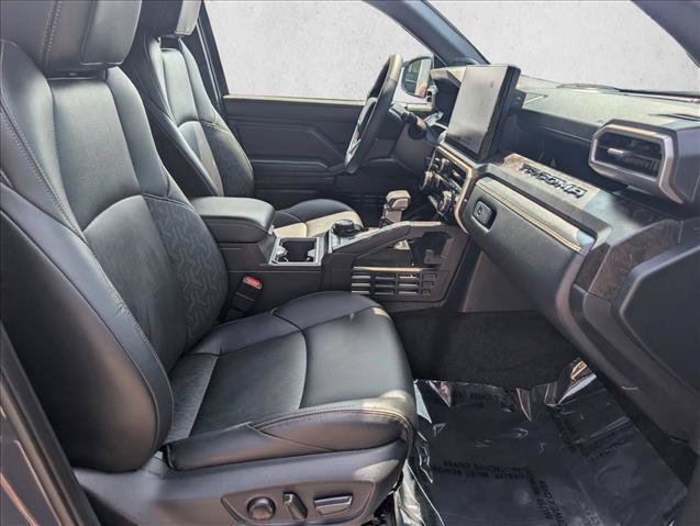 Used 2025 Toyota Tacoma Limited AWD/4WD image 22