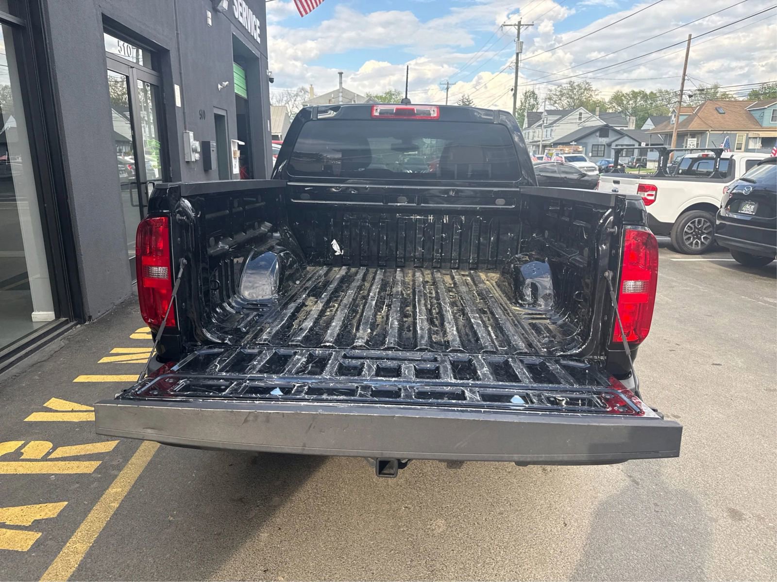 Used 2019 Chevrolet Colorado W/T w/ Custom Special Edition image 13