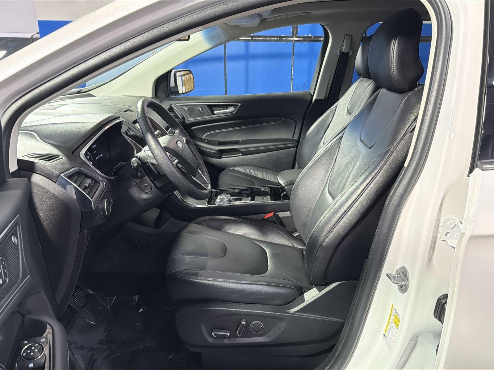Used 2019 Ford Edge Titanium w/ Class II Trailer Tow Package AWD/4WD image 26