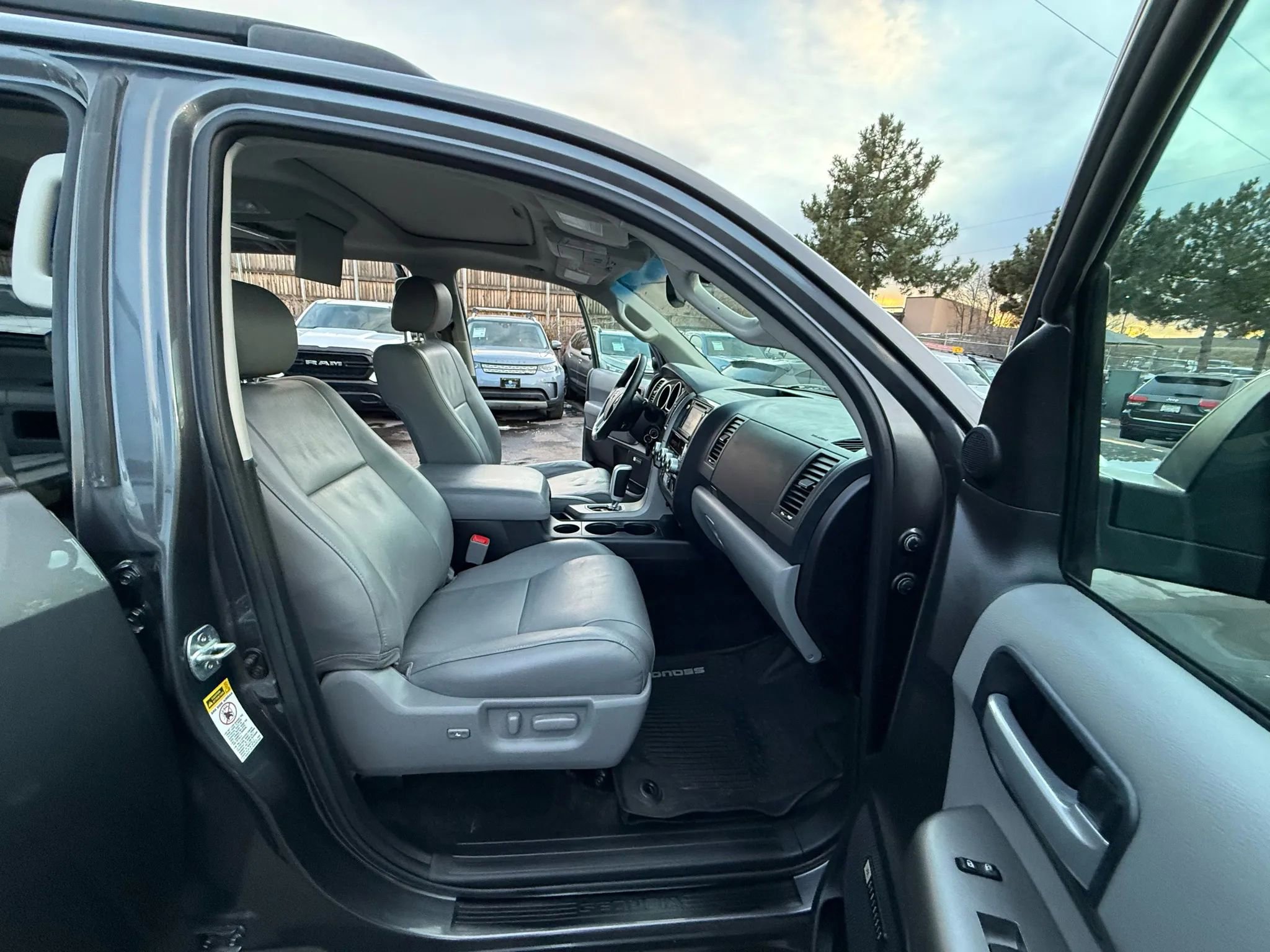 Used 2017 Toyota Sequoia Limited w/ Safety & Convenience Package image 30