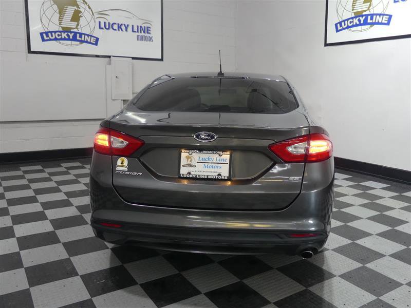Used 2016 Ford Fusion SE image 8