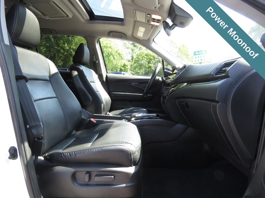 Used 2020 Honda Pilot Touring image 13