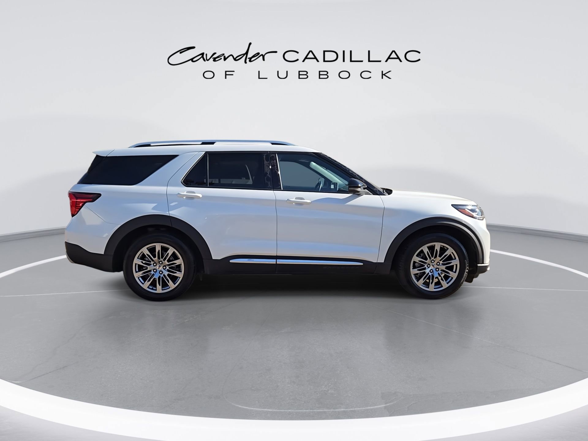 Used 2025 Ford Explorer Platinum RWD image 9