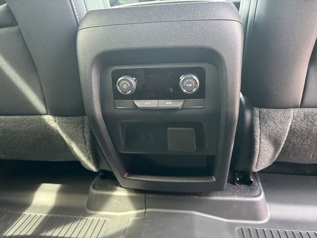 New 2026 Chevrolet Traverse Z71 w/ Driver Confidence Package AWD/4WD image 19