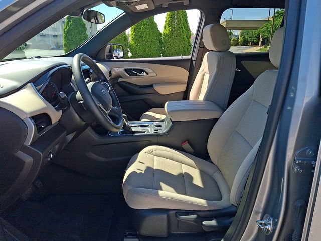 Certified 2023 Chevrolet Traverse LS w/ Midnight/Sport Edition AWD/4WD image 15