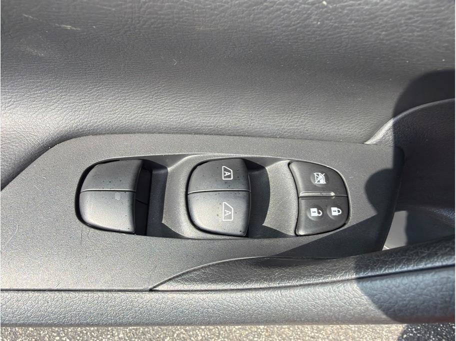 Used 2017 Nissan Altima 2.5 SL w/ 2.5 Technology Package FWD image 9