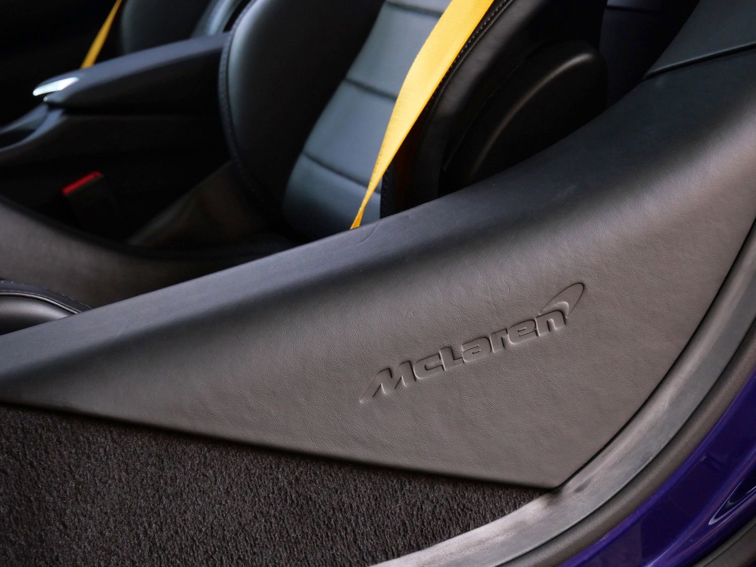 Used 2023 McLaren GT RWD image 22