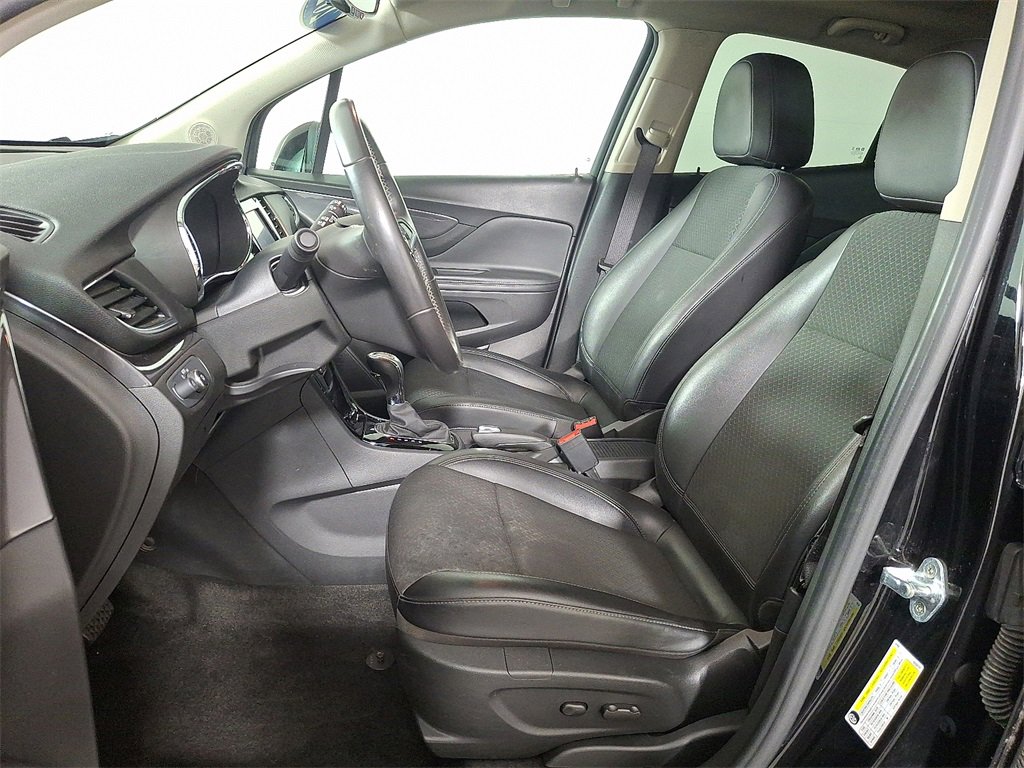 Used 2022 Buick Encore Preferred w/ Safety Package image 16