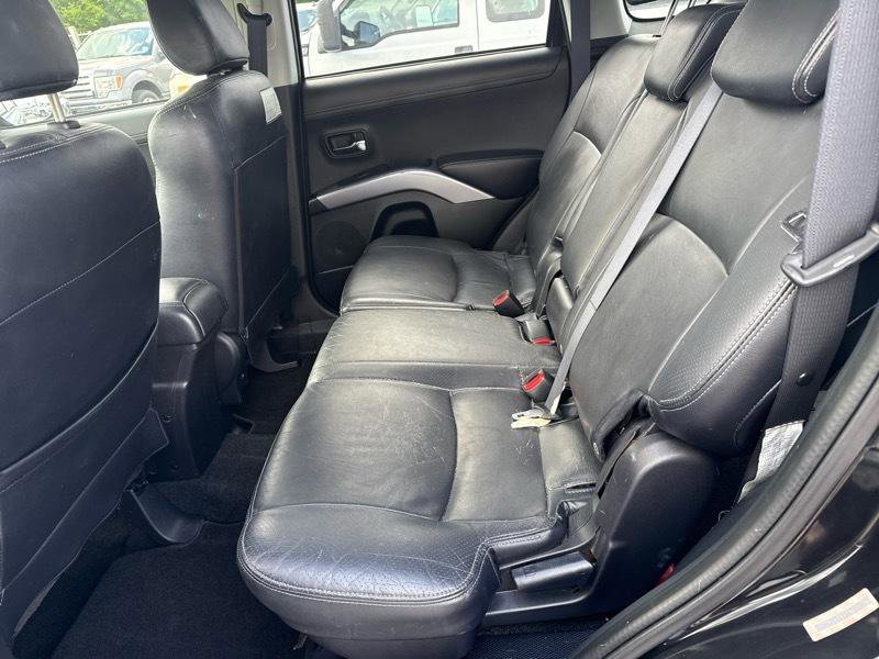 Used 2010 Mitsubishi Outlander XLS image 15