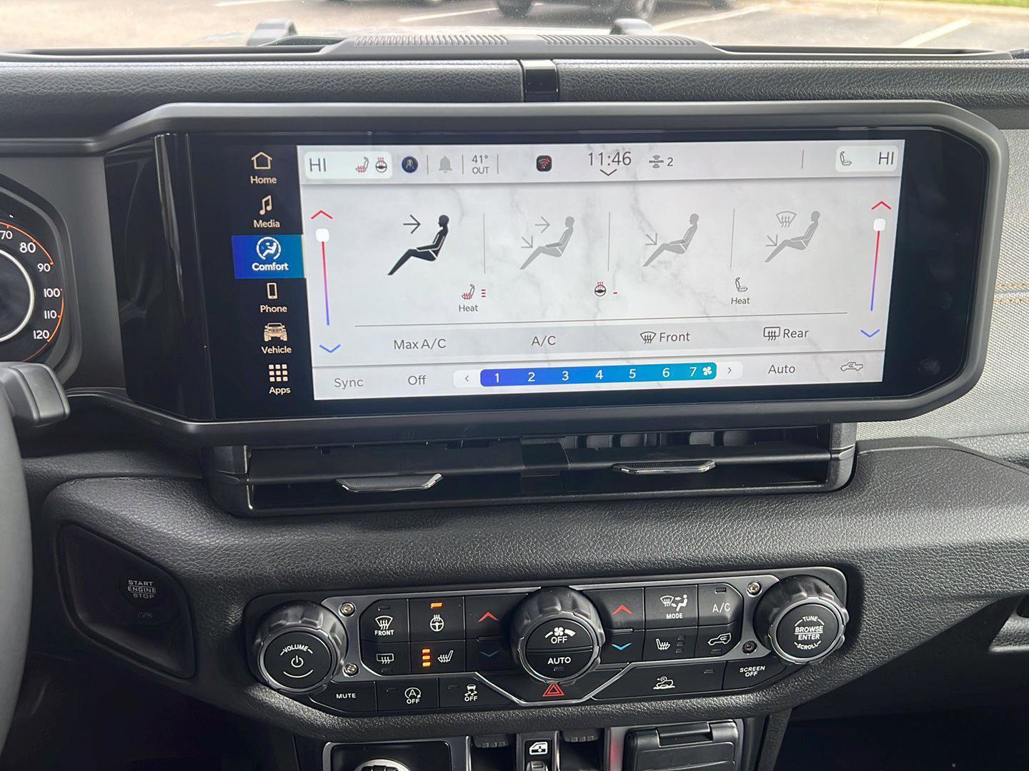 New 2025 Jeep Gladiator Sport AWD/4WD image 17